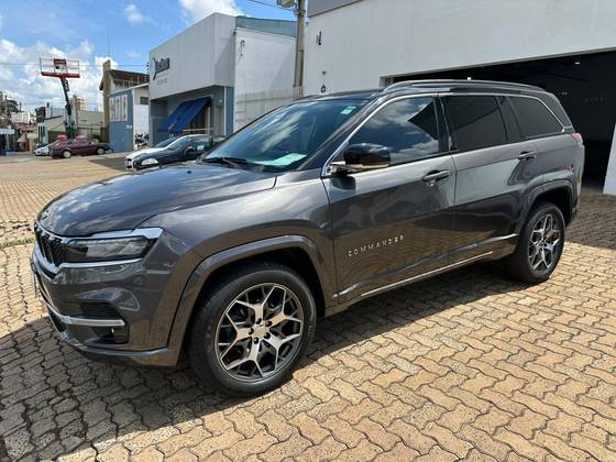 JEEP COMMANDER 2.0 TD380 TURBO DIESEL OVERLAND AT9